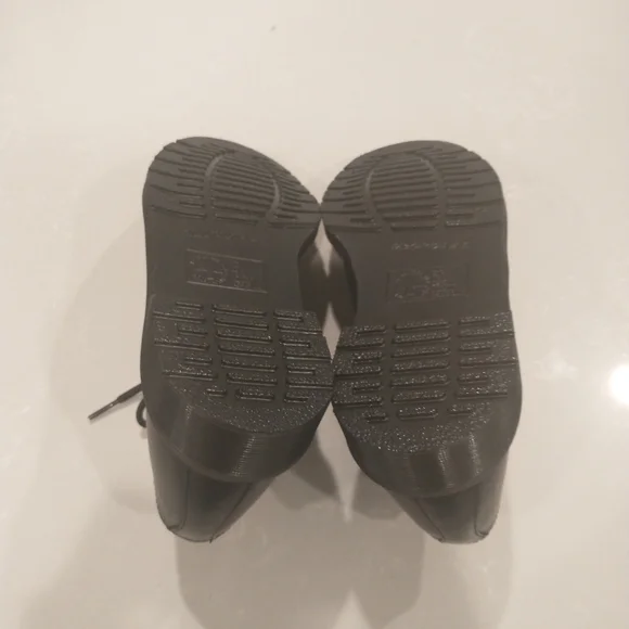 New Dr. Martens 14345 Boots - Picture 5 of 6